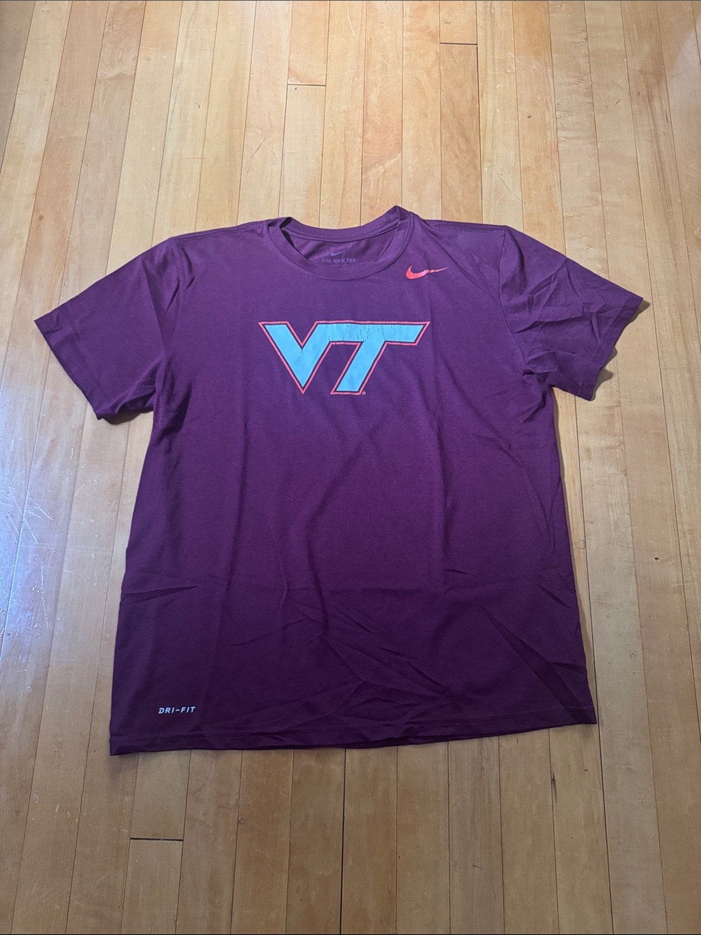 Nike dri-fit Virginia Tech Maroon Short Sleeve Logo Tee men’s L